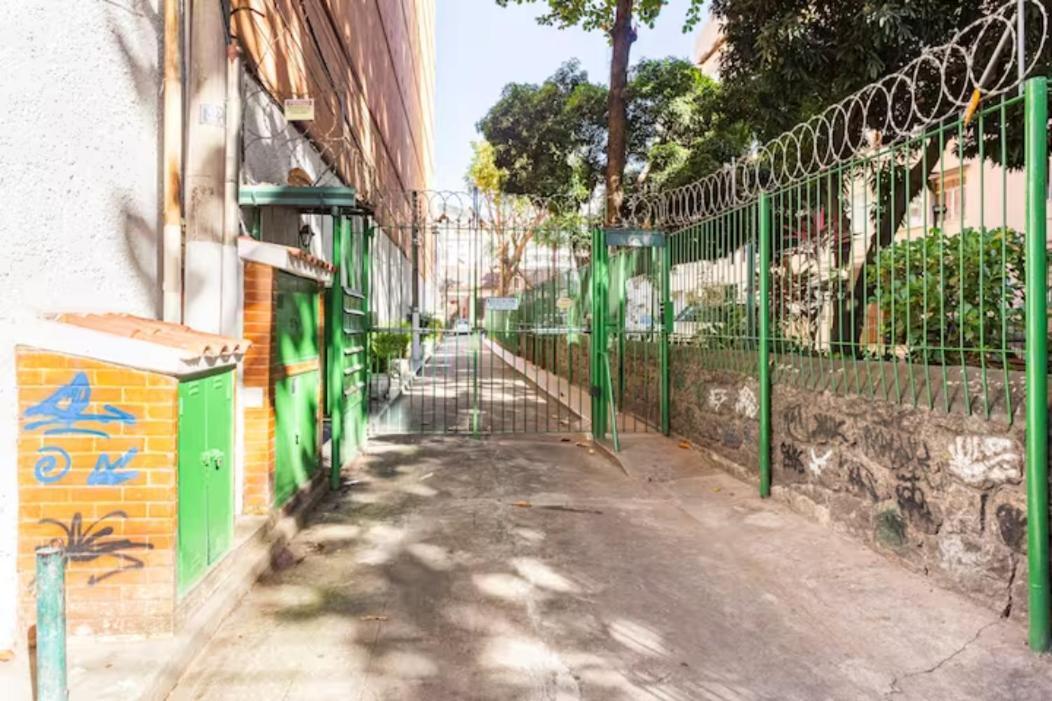 Quarto Em Casa De Vila Em Botafogo, Rio De Janeiro Bagian luar foto
